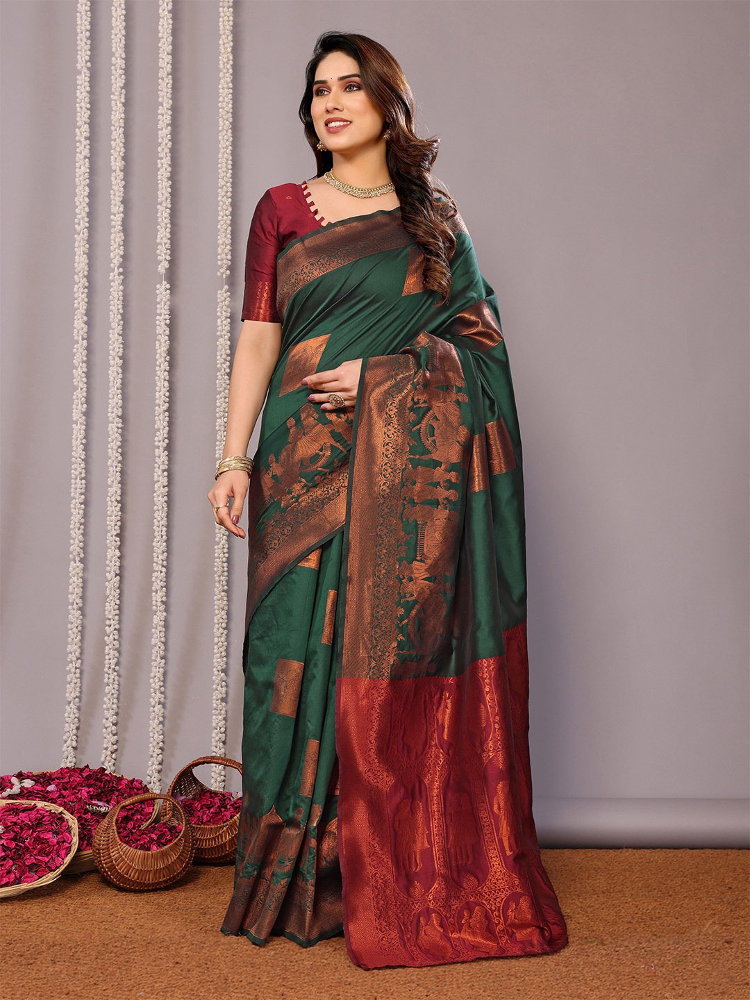 

QENY Woven Design Zari Banarasi Saree, Green