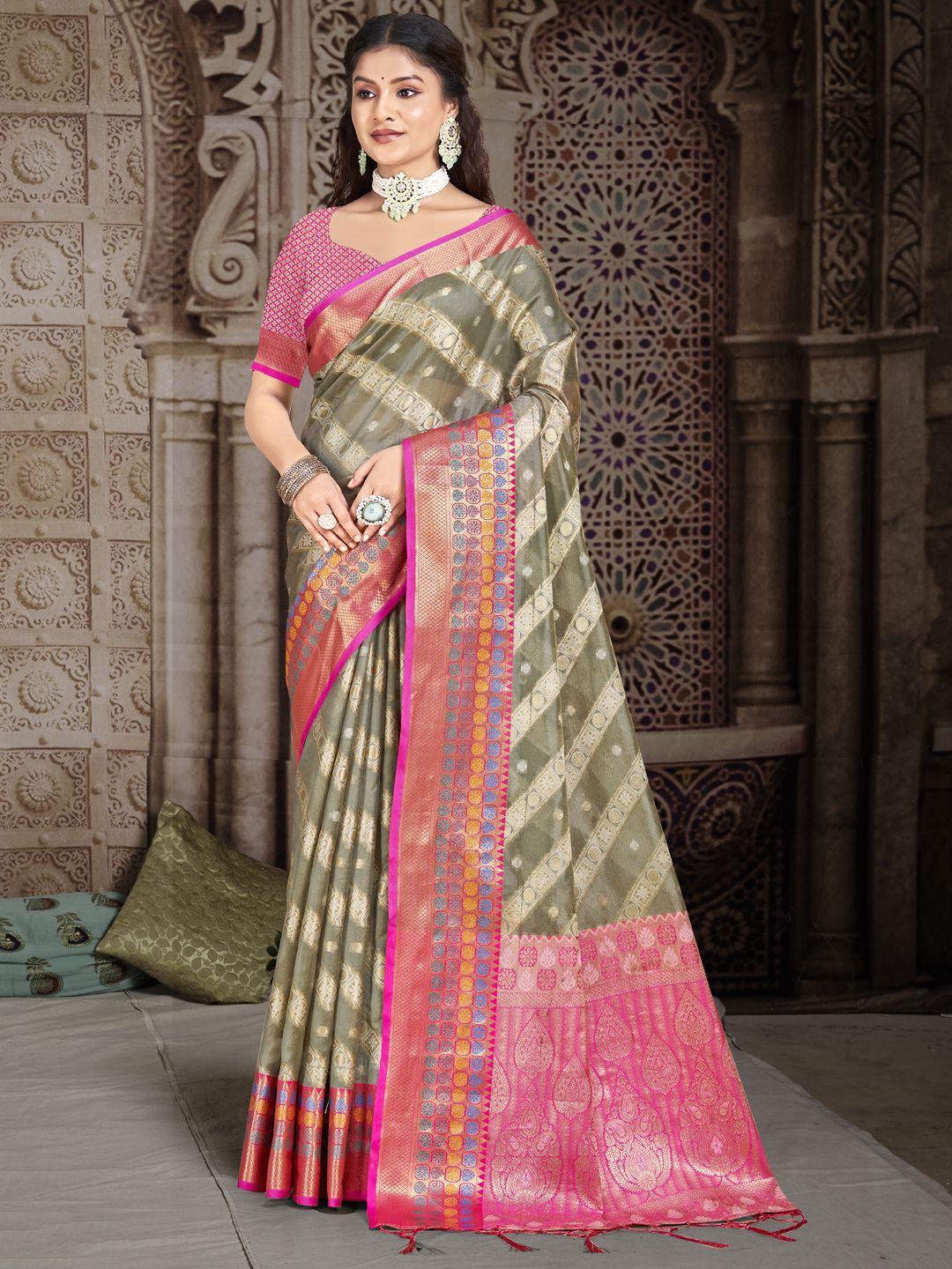 

SANGAM PRINTS Woven Design Zari Silk Blend Tussar Saree, Grey