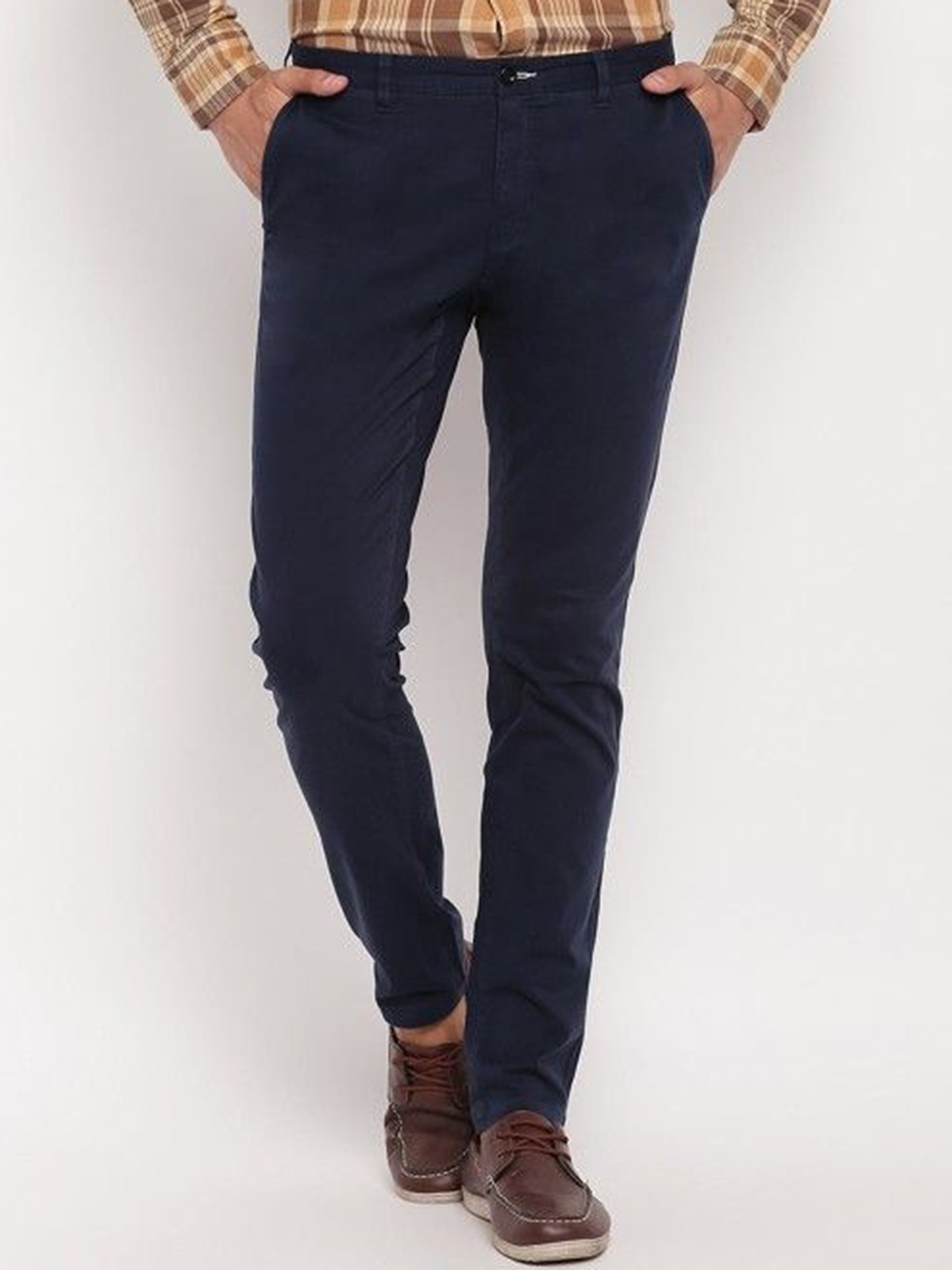 

GANT Men Regular Fit Mid-Rise Chinos, Blue