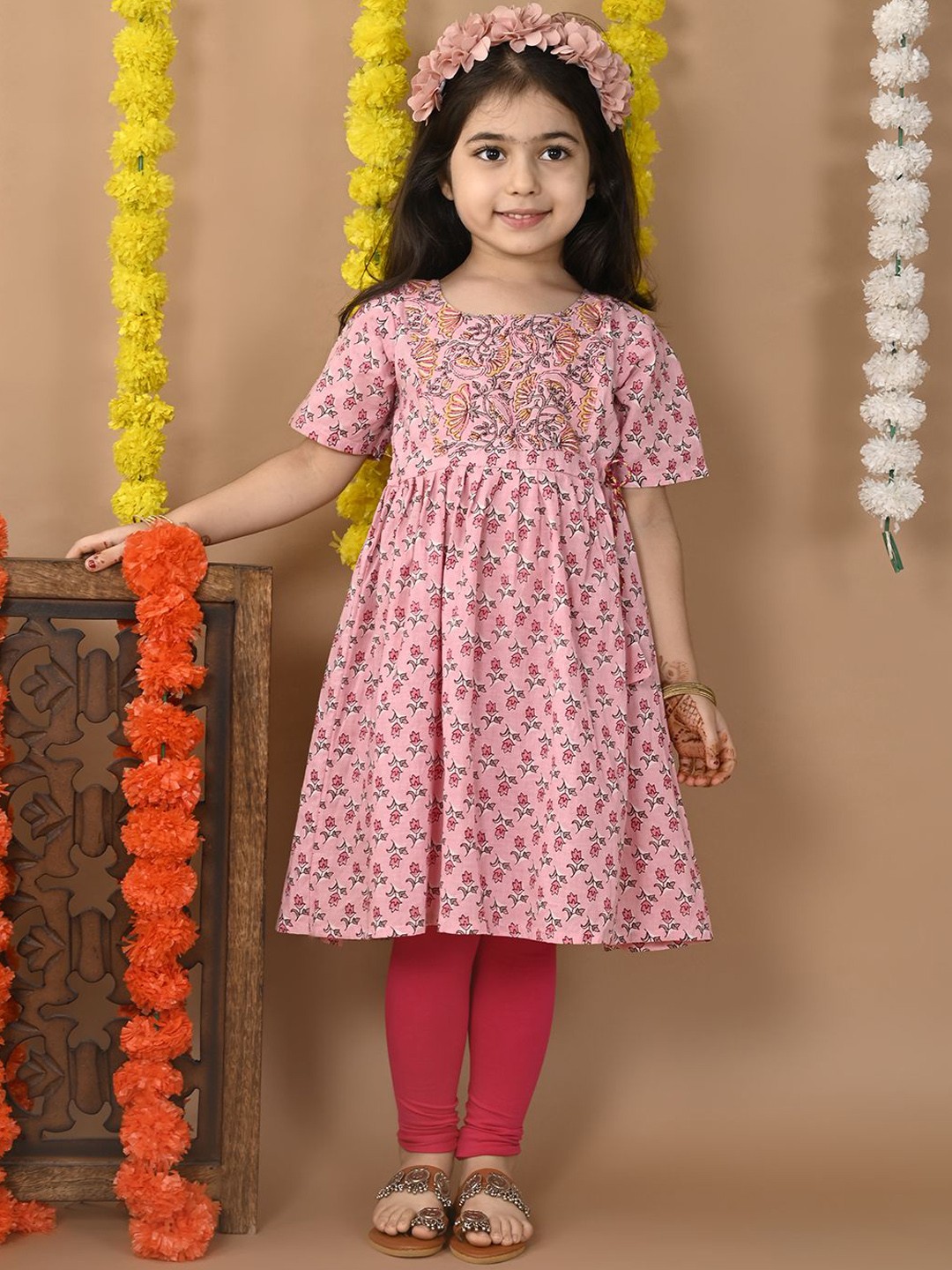 

Here&Now X Kinder Kids Girls Floral Printed Pure Cotton Kurta With Leggings, Pink