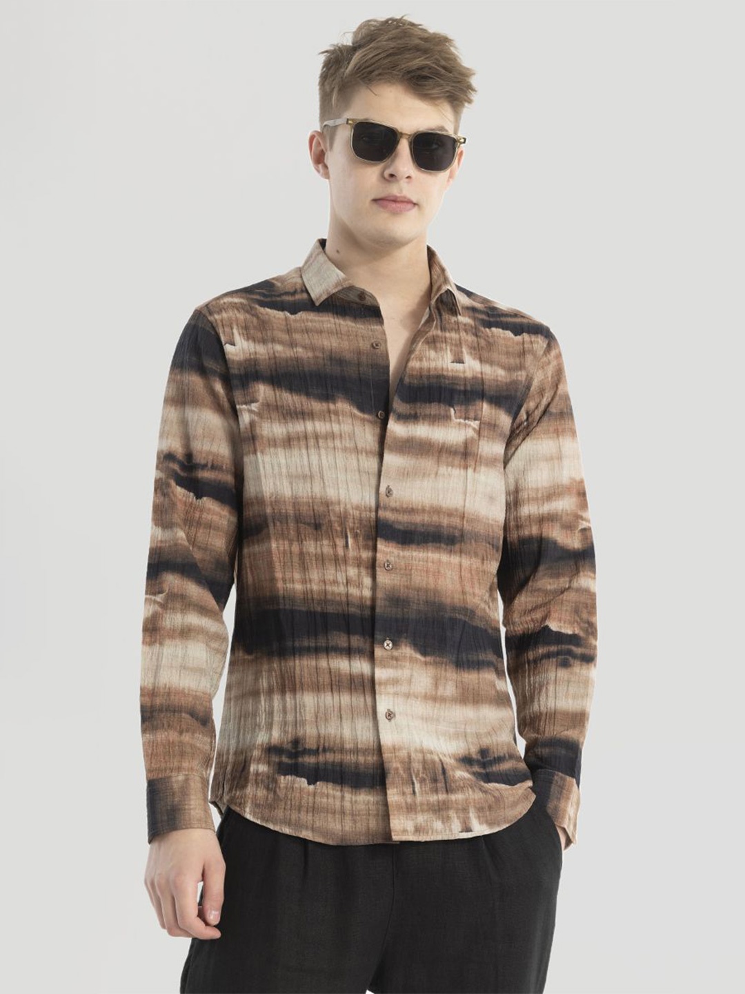 

Snitch Men Smart Spread Collar Abstract Printed Casual Shirt, Brown