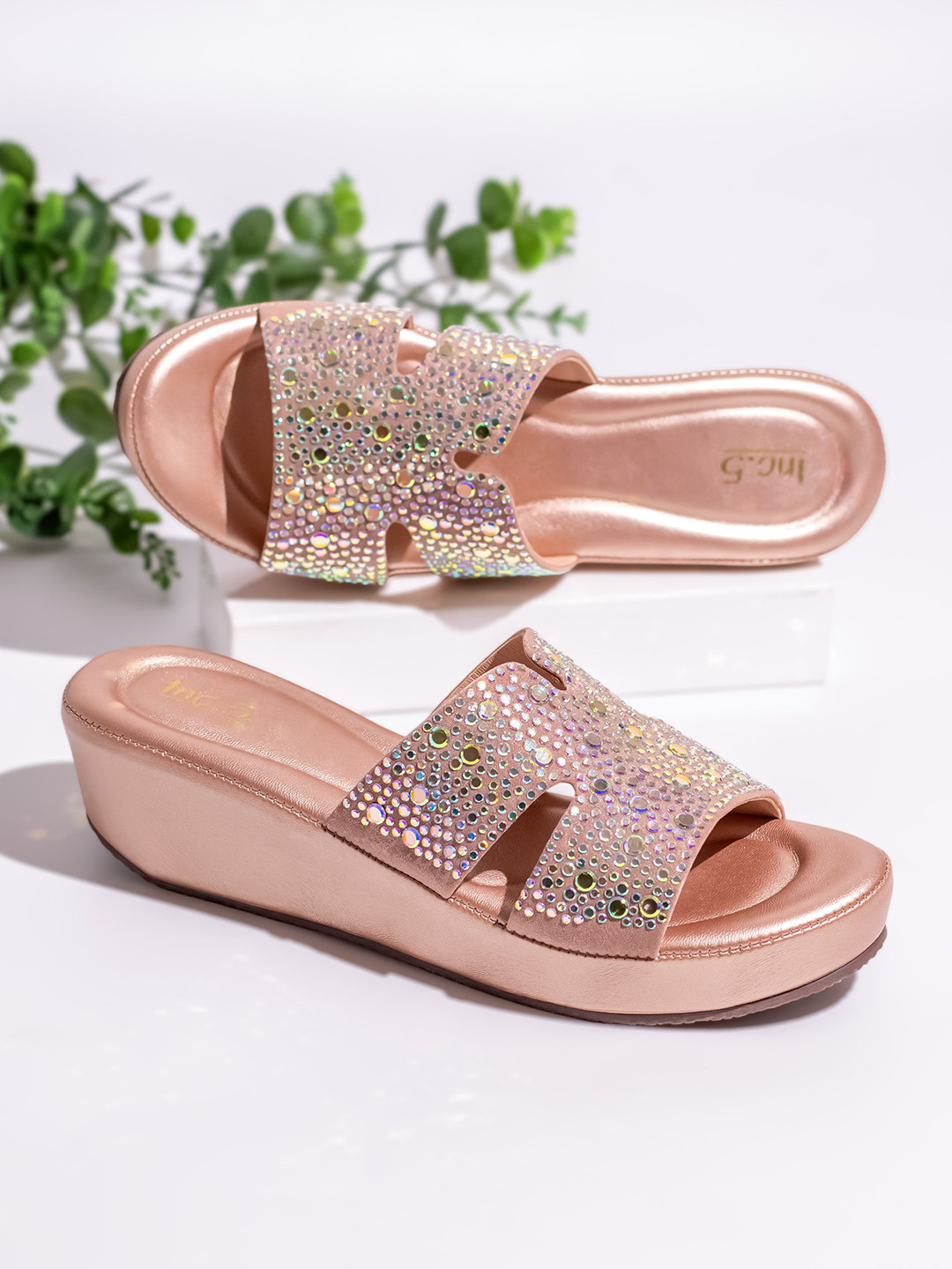 

Inc 5 Embellished Ethnic Wedge Sandals, Rose gold