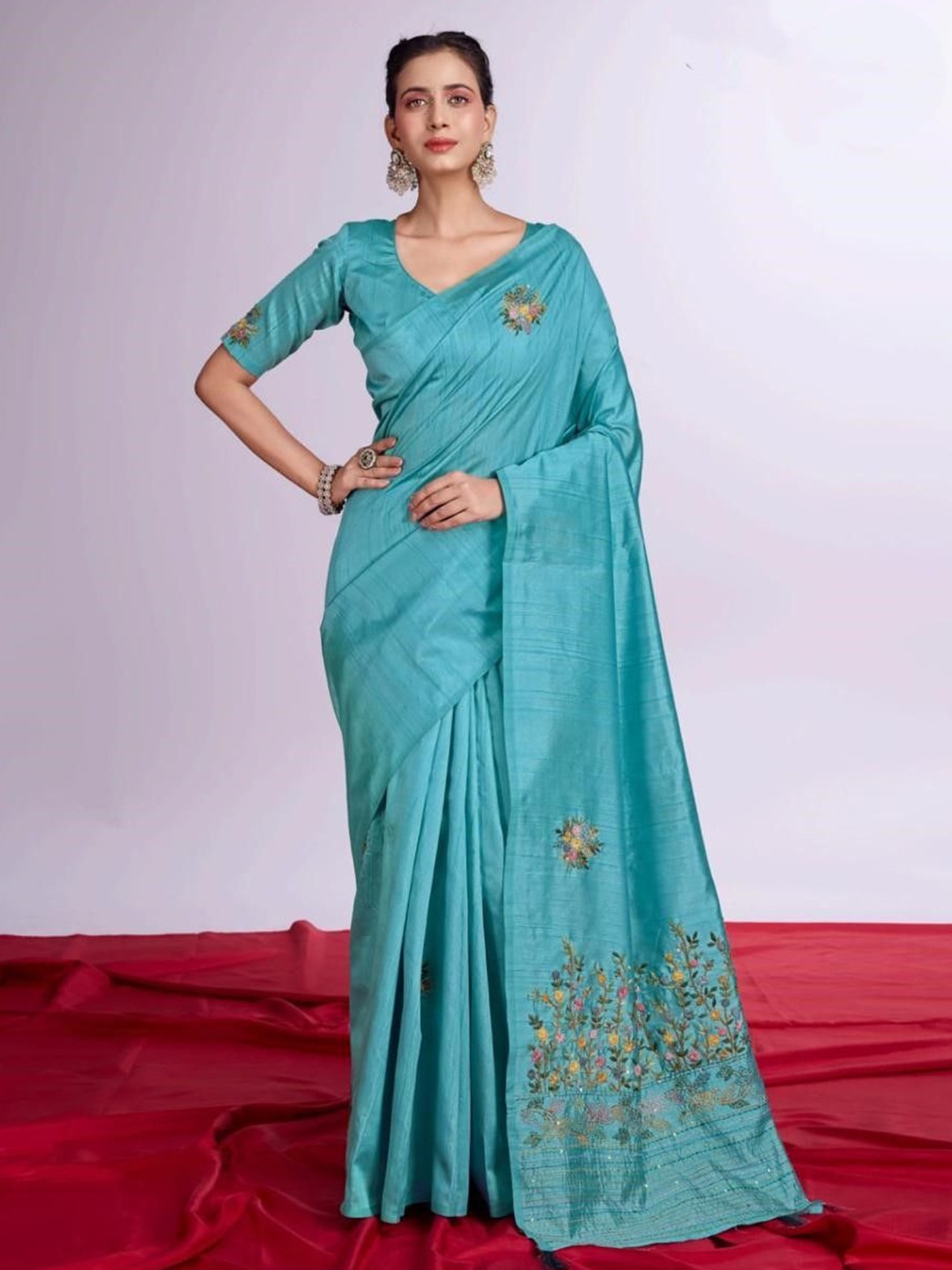 

KALINDI Floral Embroidered Khadi Saree, Blue