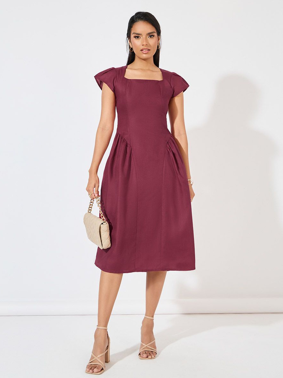 

Styli Burgundy Square Neck Cap Sleeves Smocked Cotton A-Line Midi Dress
