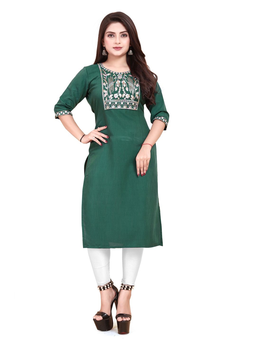 

AKK ENTERPRISE Floral Embroidered Straight Kurta, Green