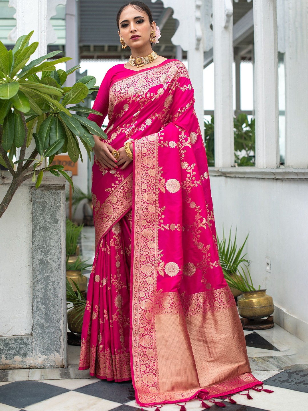 

Kandora Woven Design Zari Pure Silk Banarasi Saree, Pink