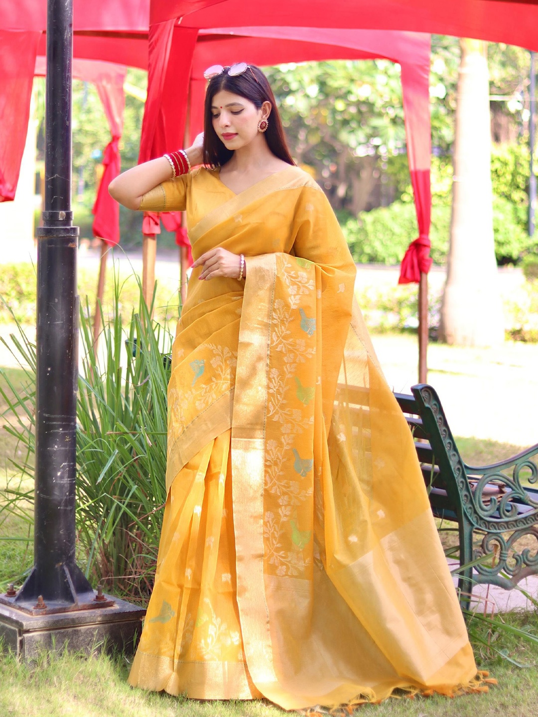 

Kandora Woven Design Zari Saree, Yellow