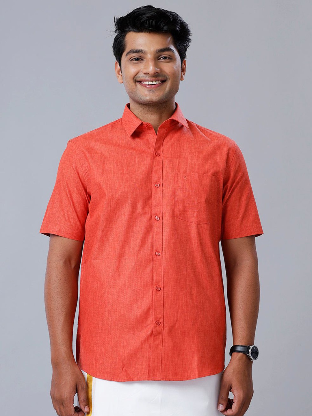 

Ramraj Men Solid Half Sleeve Shirt, Red