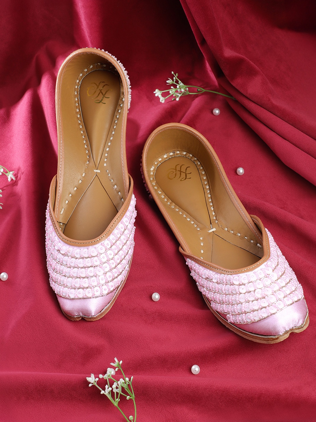 

House of Pataudi Women Embellished Ethnic Mojaris, Pink