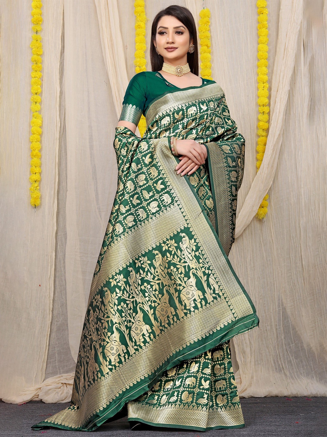 

Royal Rajgharana Saree Woven Design Zari Pure Silk Patola Sarees, Green