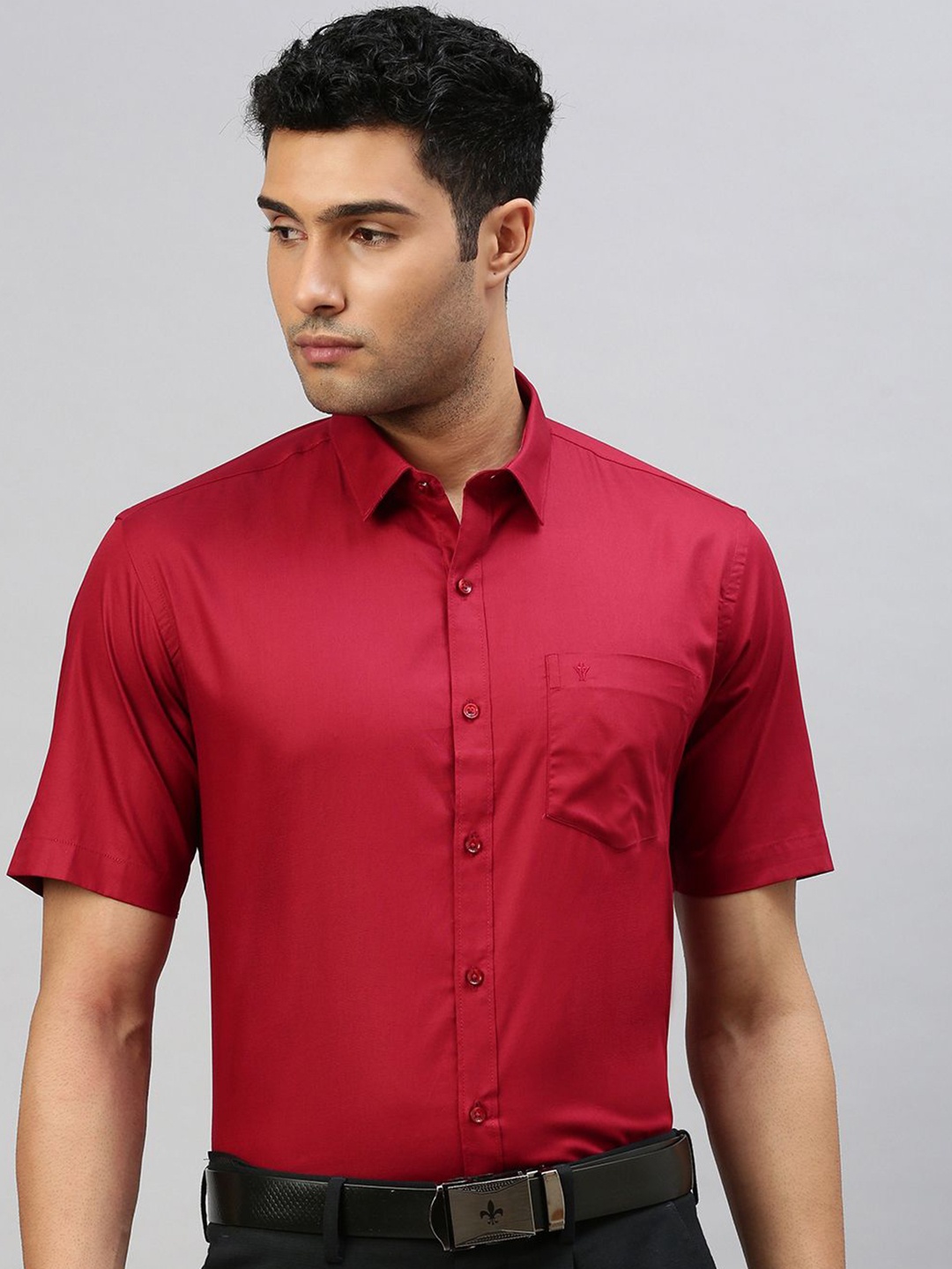 

Ramraj Men Spread Collar Solid Formal Shirt, Red