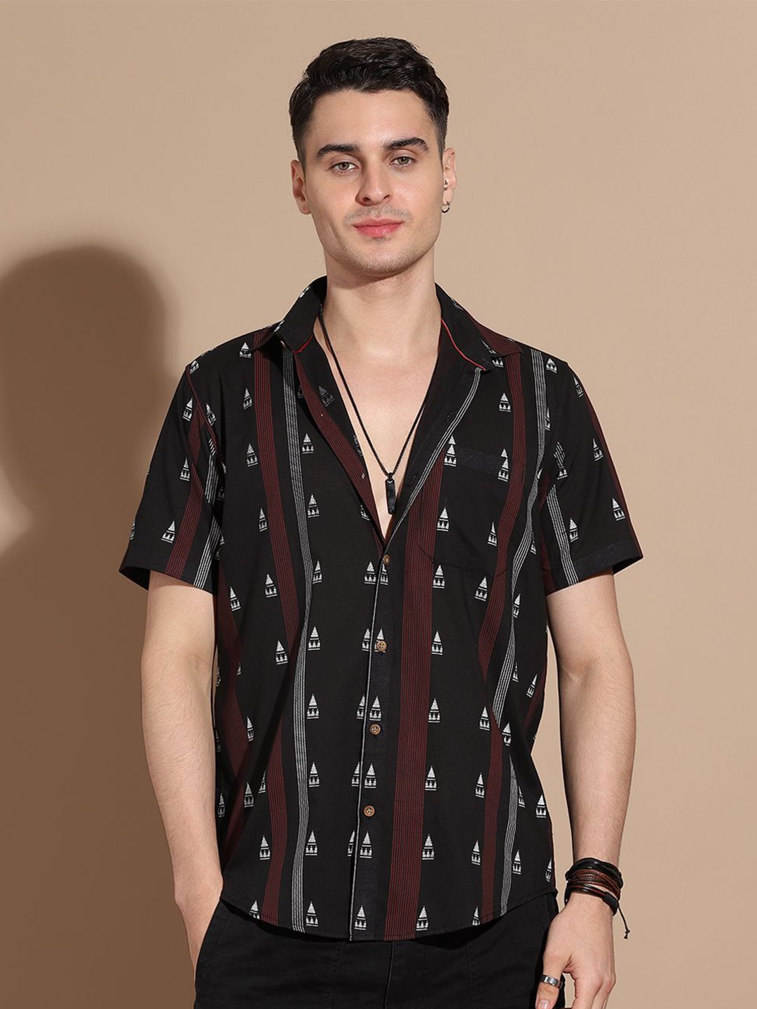 

Anouk Men Smart Spread Collar Vertical Striped Cotton Casual Shirt, Black