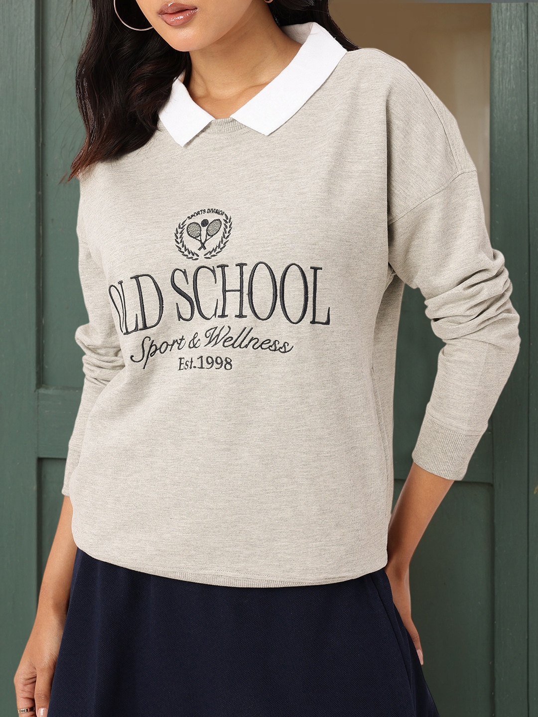 

DressBerry Timeless Classic Embroidered Sweatshirts, Grey