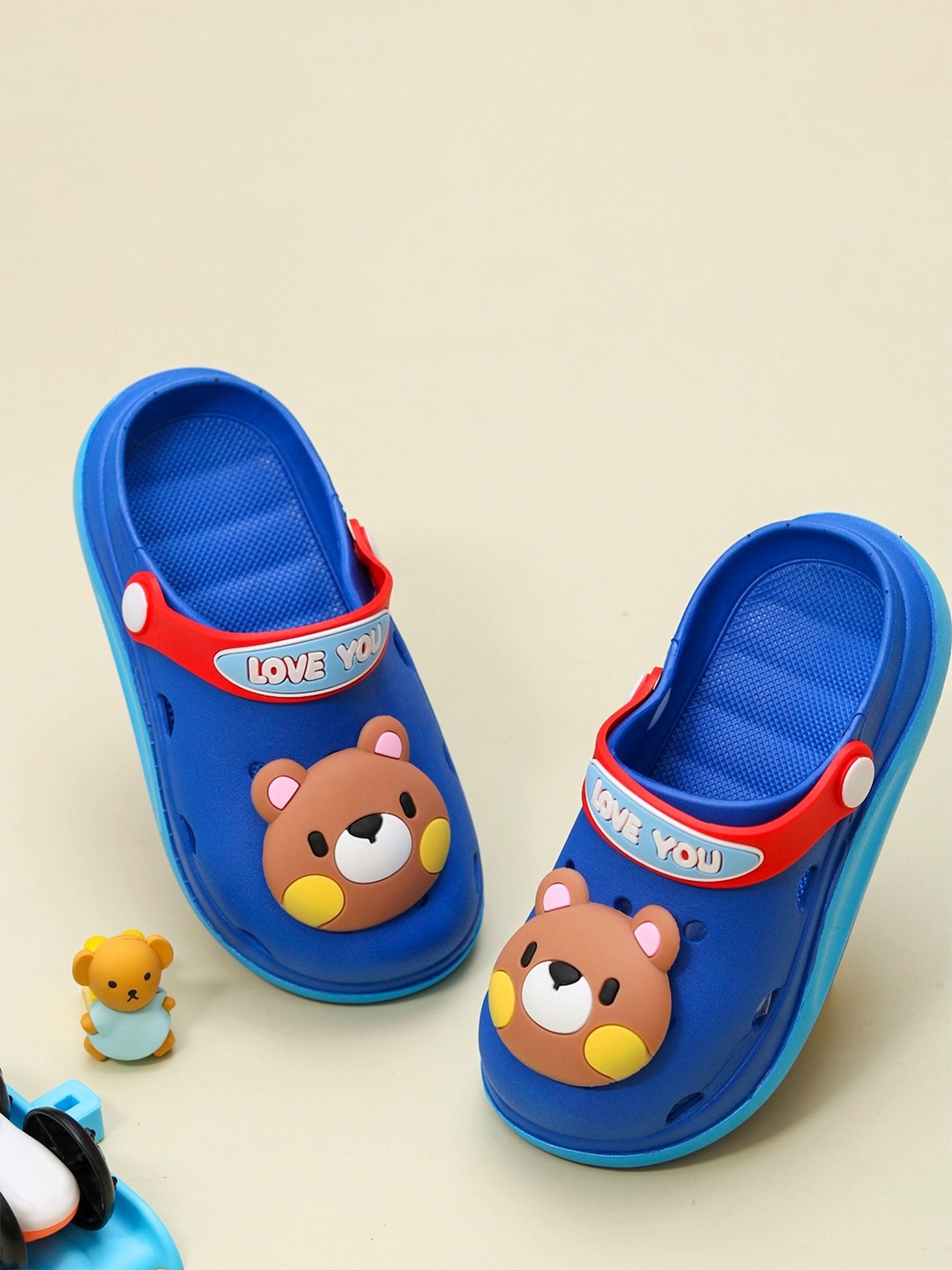 

Yellow Bee Boys 3D Bear Design Rubber Clogs, Blue