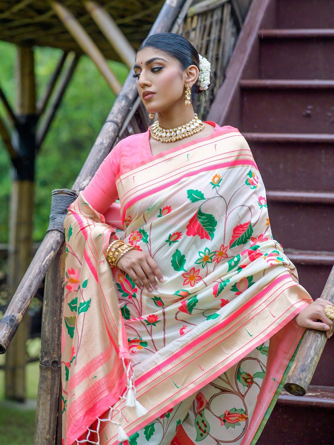

Kandora Woven Design Zari Pure Silk Banarasi Saree, White