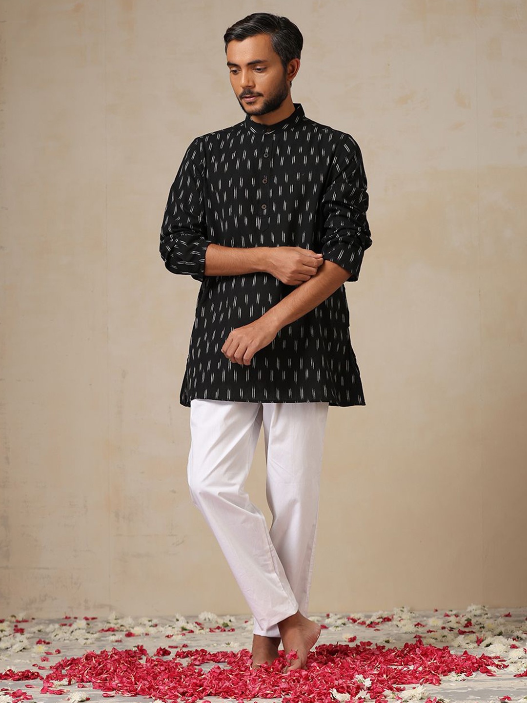 

HOC Crafts Ikkat Woven Short Kurta, Black