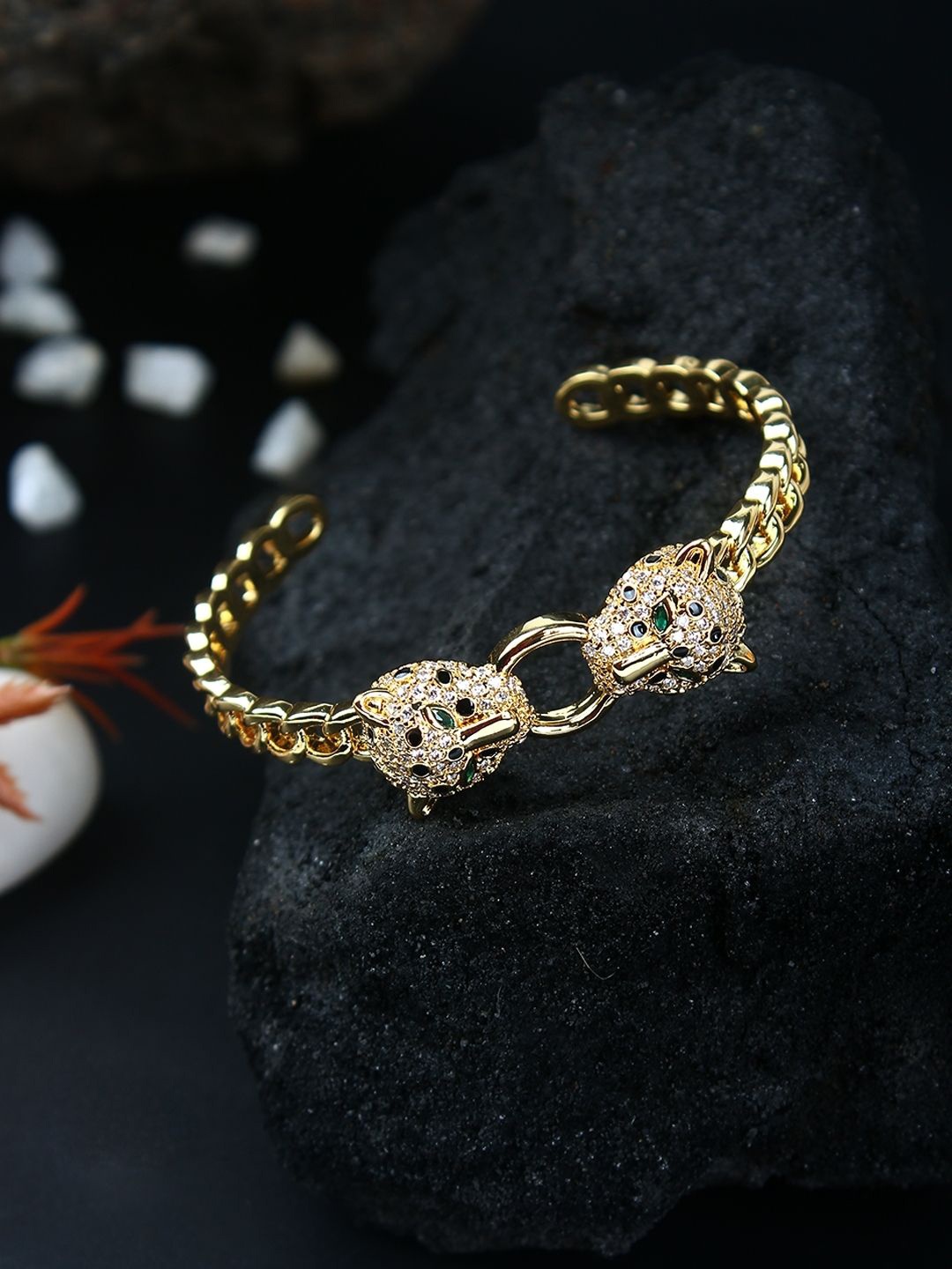 

KPOP Gold-Plated Cubic Zirconia Studded Bangle-Style Bracelet