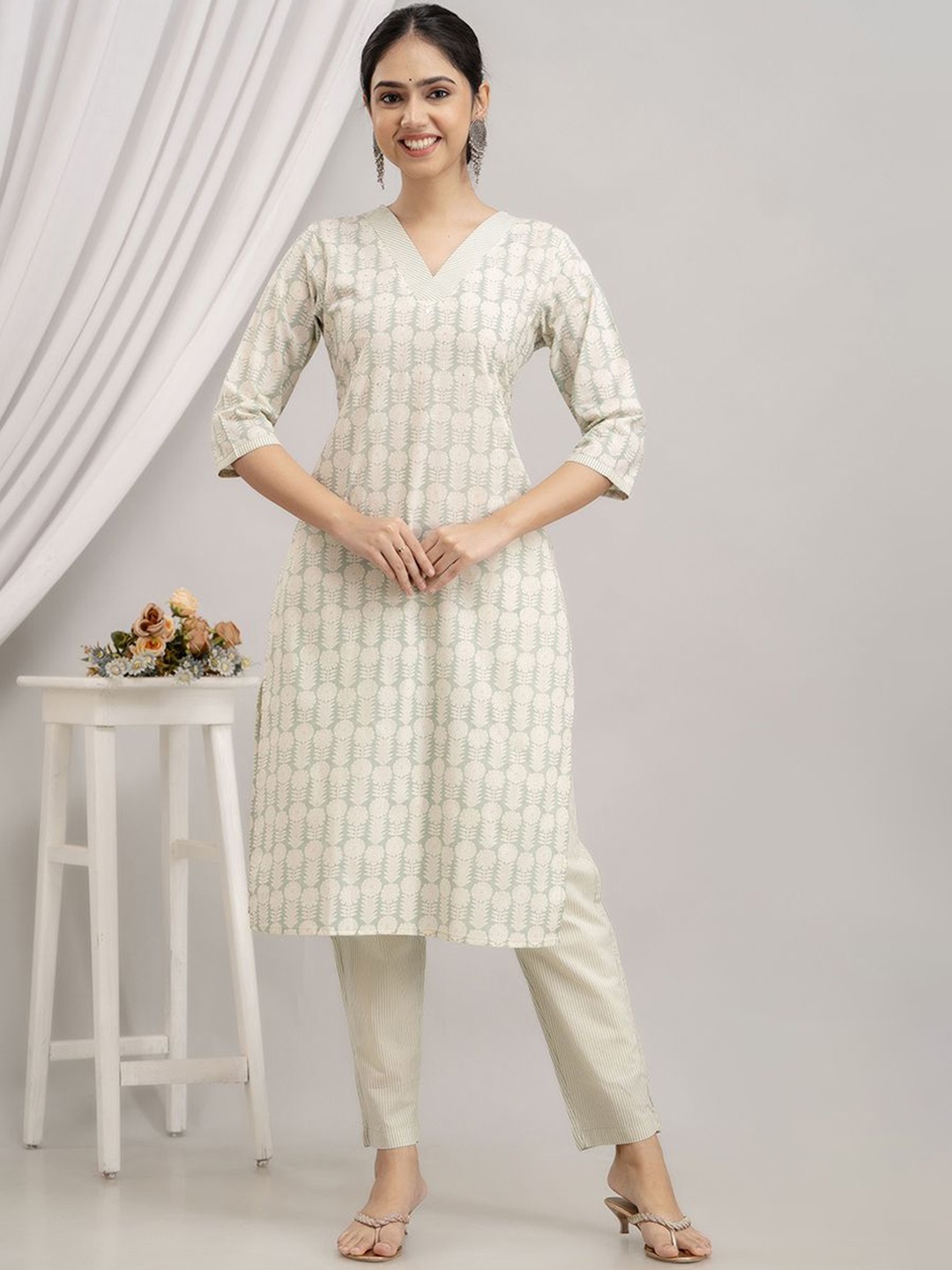 

Dastkar Women Printed Regular Pure Cotton Kurta with Trousers & With Mulmul Dupatta, Green