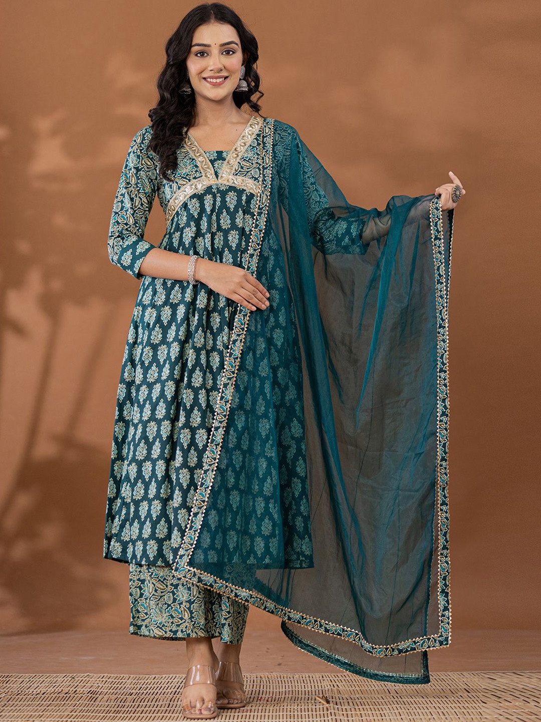 

Yufta Women Floral Printed Regular Pure Cotton Kurta with Palazzos & With Dupatta, Green