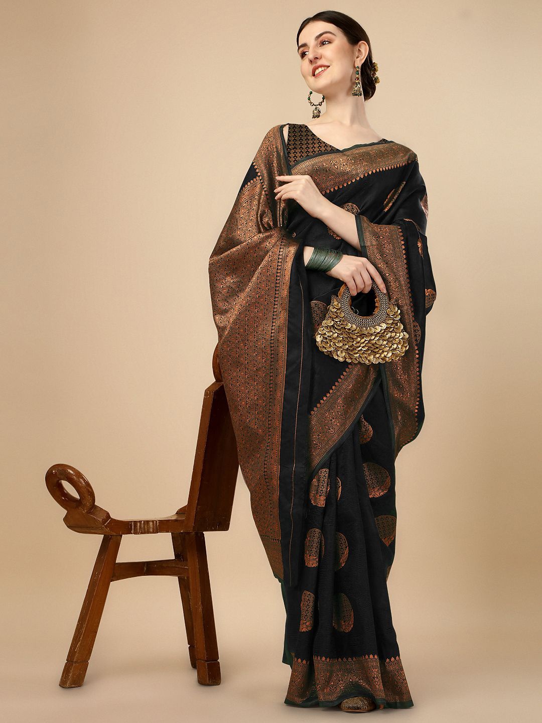 

QENY Ethnic Motifs Zari Art Silk Banarasi Saree, Black