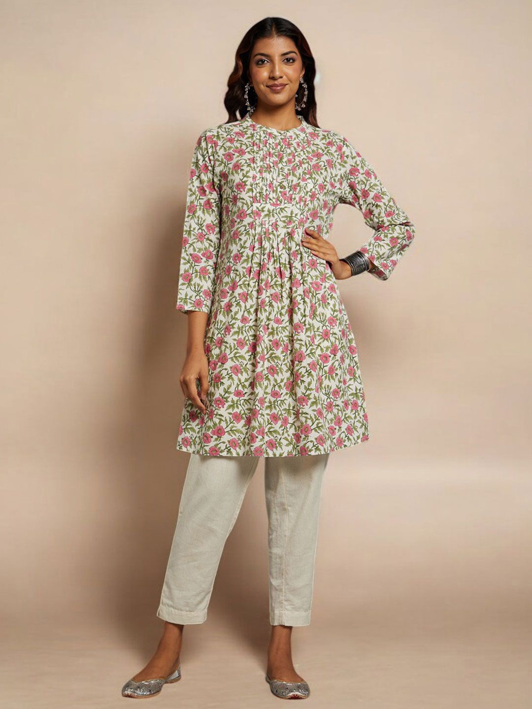 

Chandbaali Floral Printed Pure Cotton Pleated Kurti, White