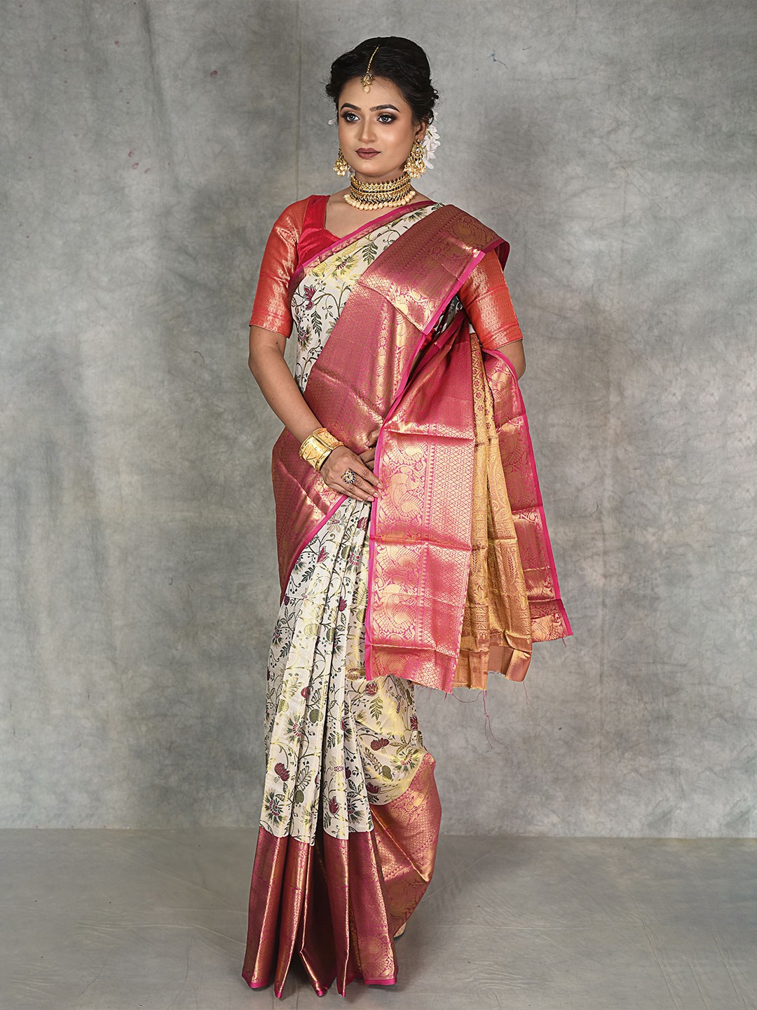 

DrapeMall Woven Design Zari Kanjeevaram Saree, Off white
