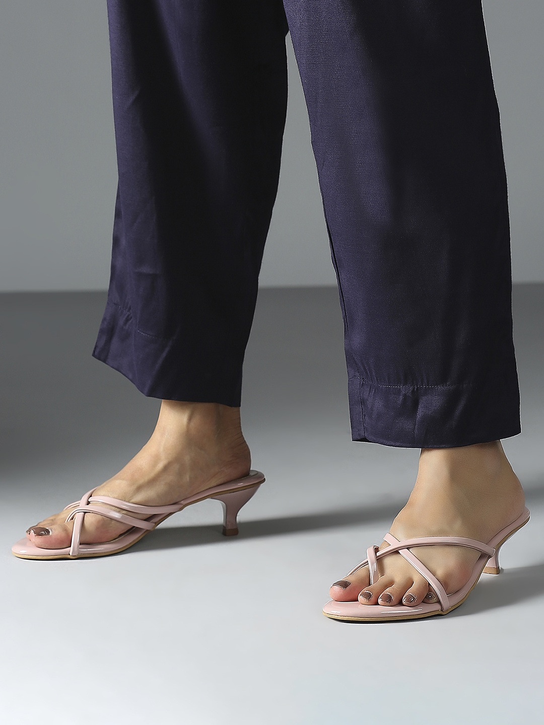 

Inc 5 Women Striped Kitten Sandals with Laser Cuts, Peach