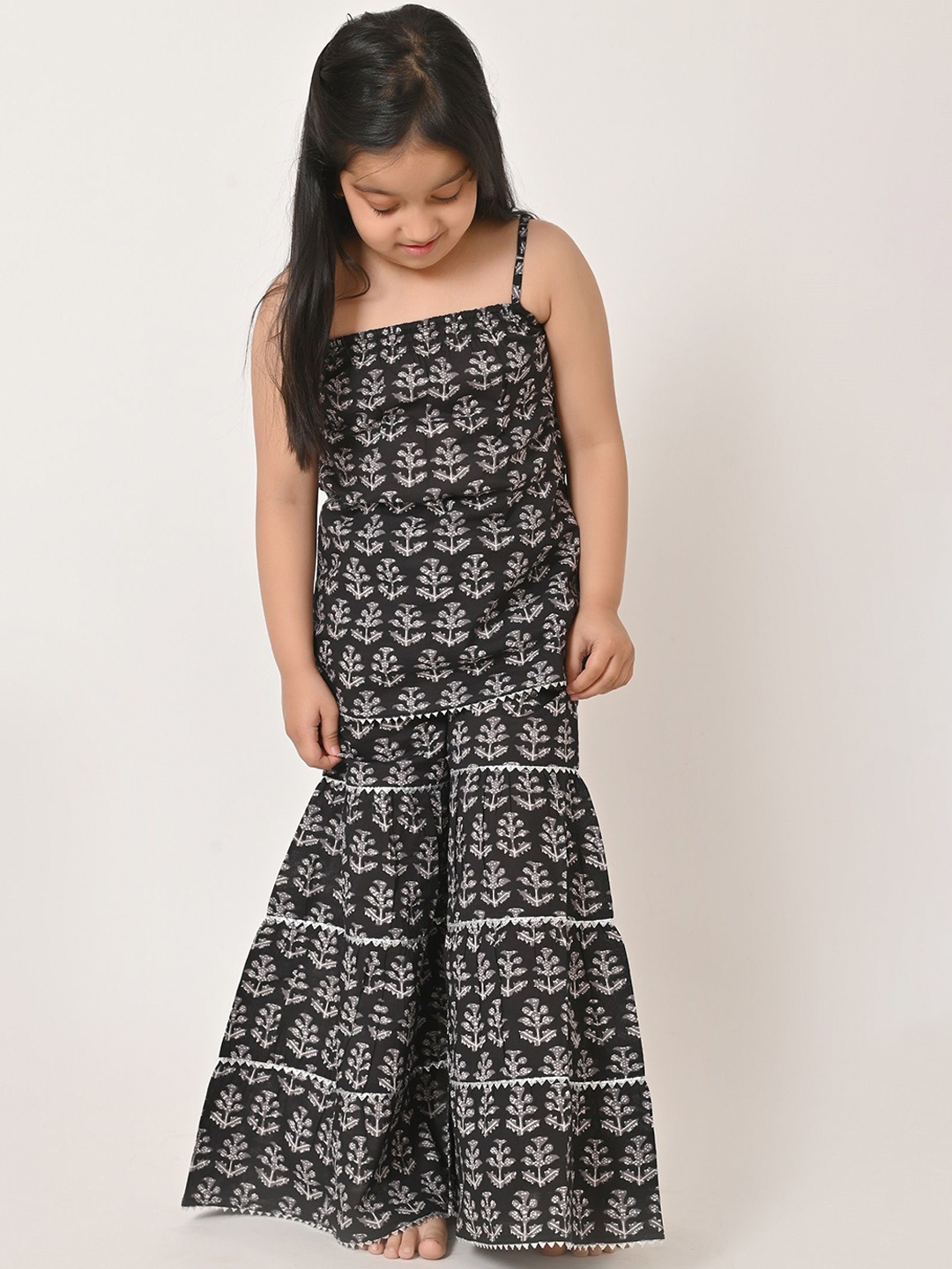 

Cloth Bites Girls Floral Printed Regular Pure Cotton Kurta with Sharara Set, Black