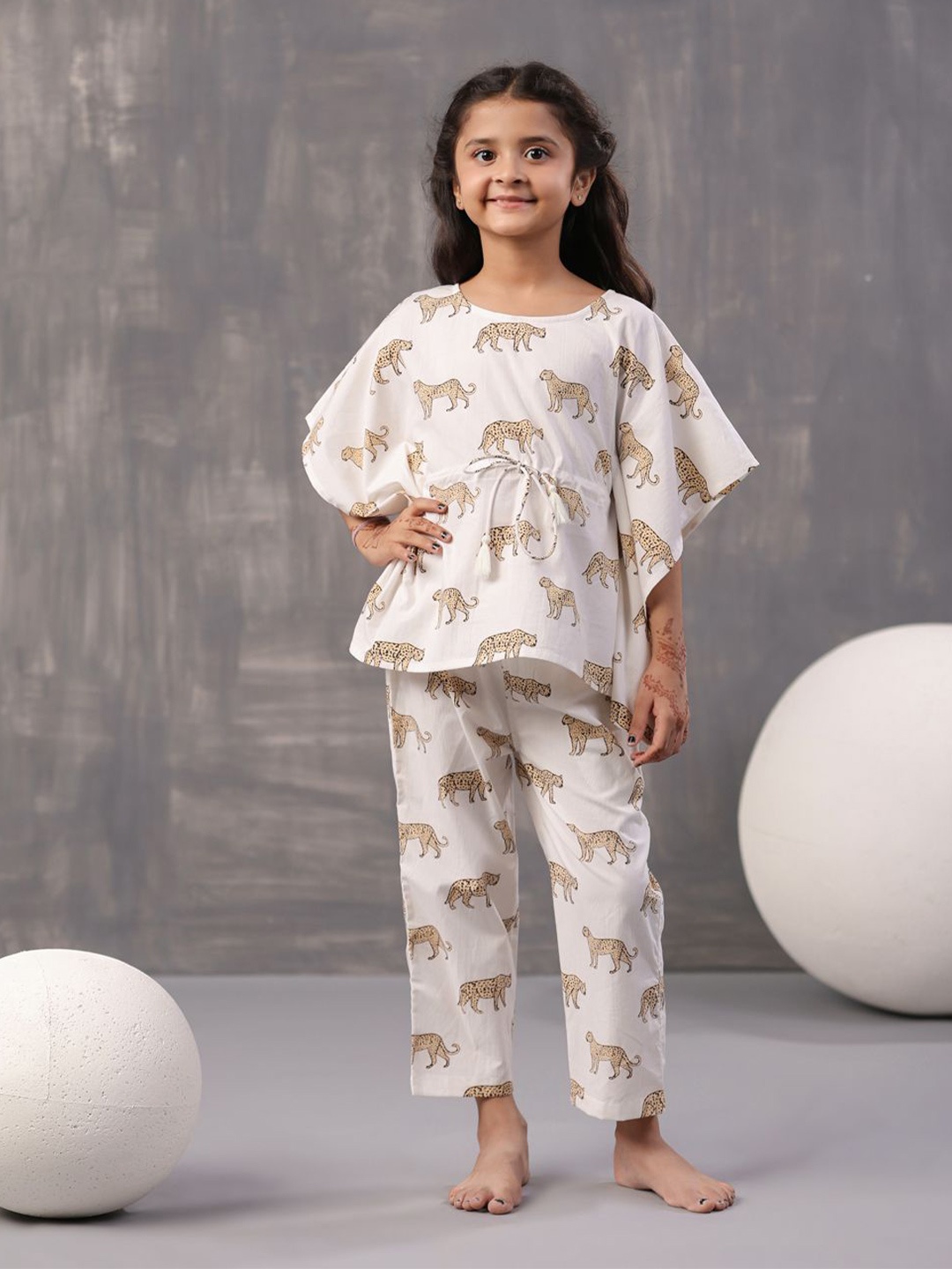 

SANSKRUTIHOMES Girls Printed Pure Cotton Night suit, White