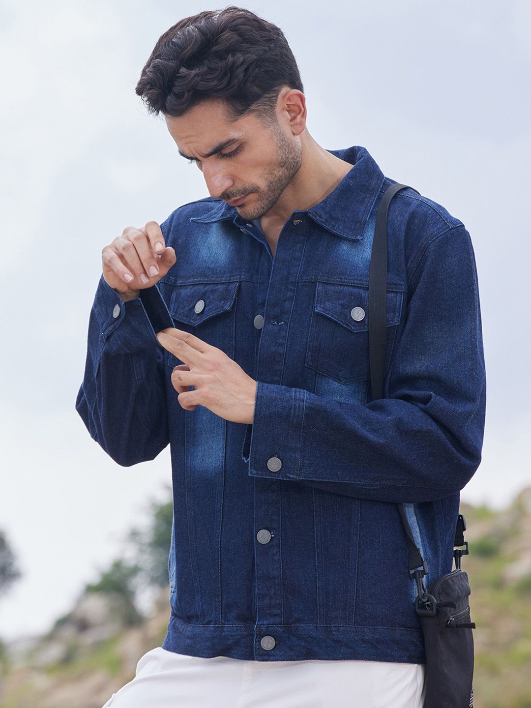 

Campus Sutra Men Washed Cotton Denim Jacket, Blue