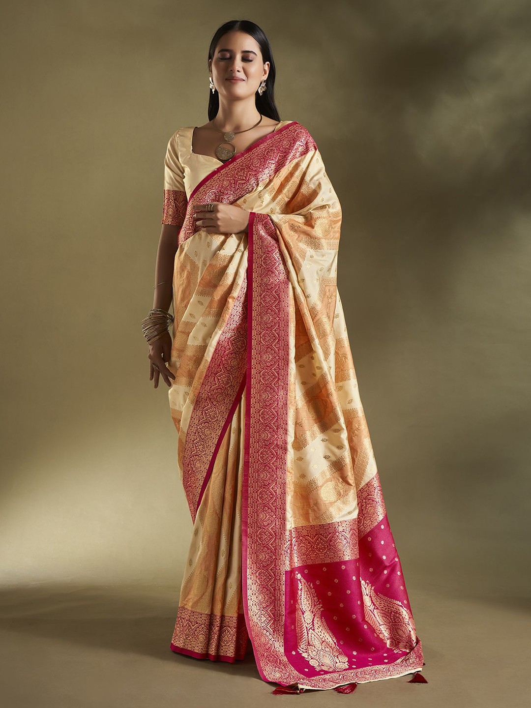 

elora Woven Design Zari Banarasi Saree, Cream