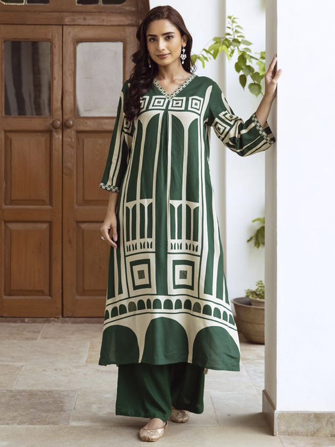 

Indo Era Women Printed Regula Geometric A-Line Kurta with Palazzos, Green