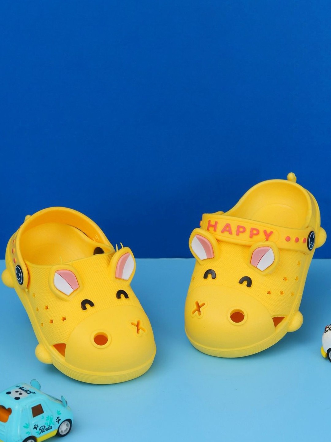 

Yellow Bee Girls Printed Clogs