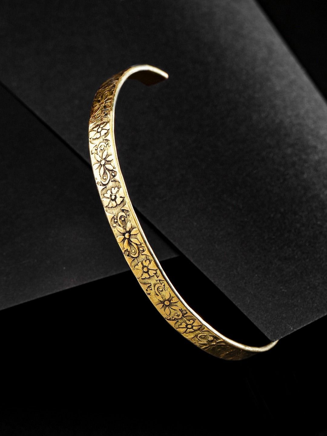 

KPOP Gold-Plated Bangle-Style Bracelet