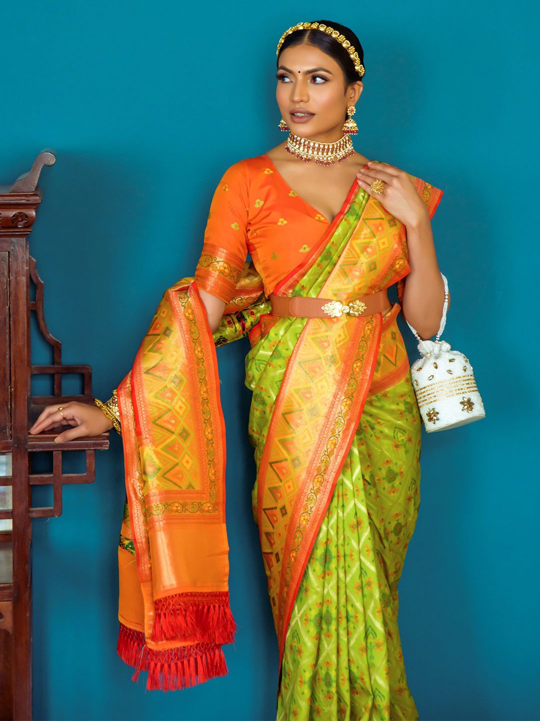 

Kandora Woven Design Zari Pure Silk Banarasi Saree, Green