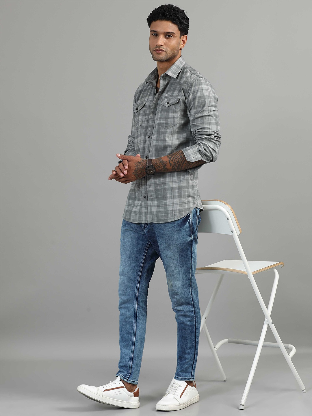 

SORATIA Men Spread Collar Tartan Checked Cotton Casual Shirt, Grey