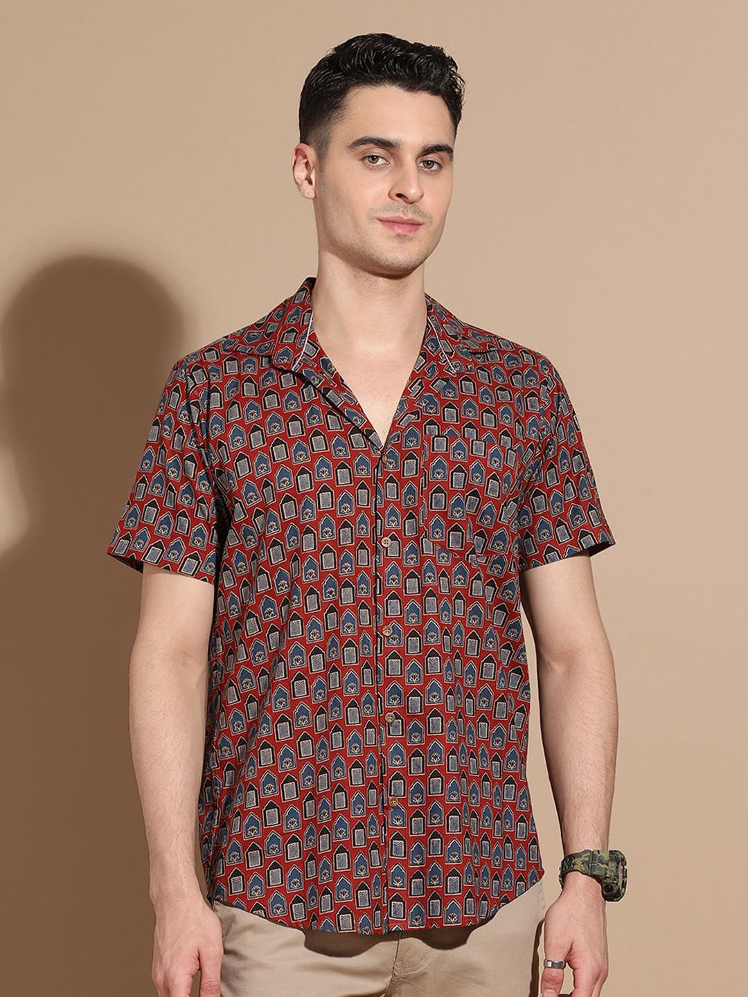 

Anouk Men Smart Cutaway Collar Floral Printed Cotton Casual Shirt, Maroon
