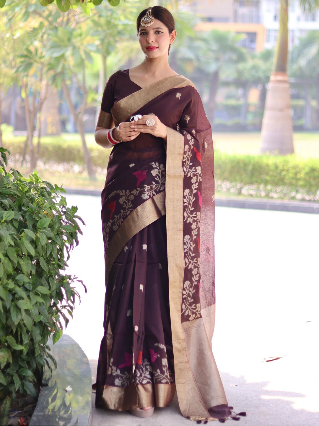 

Kandora Floral Woven Design Zari Saree, Brown