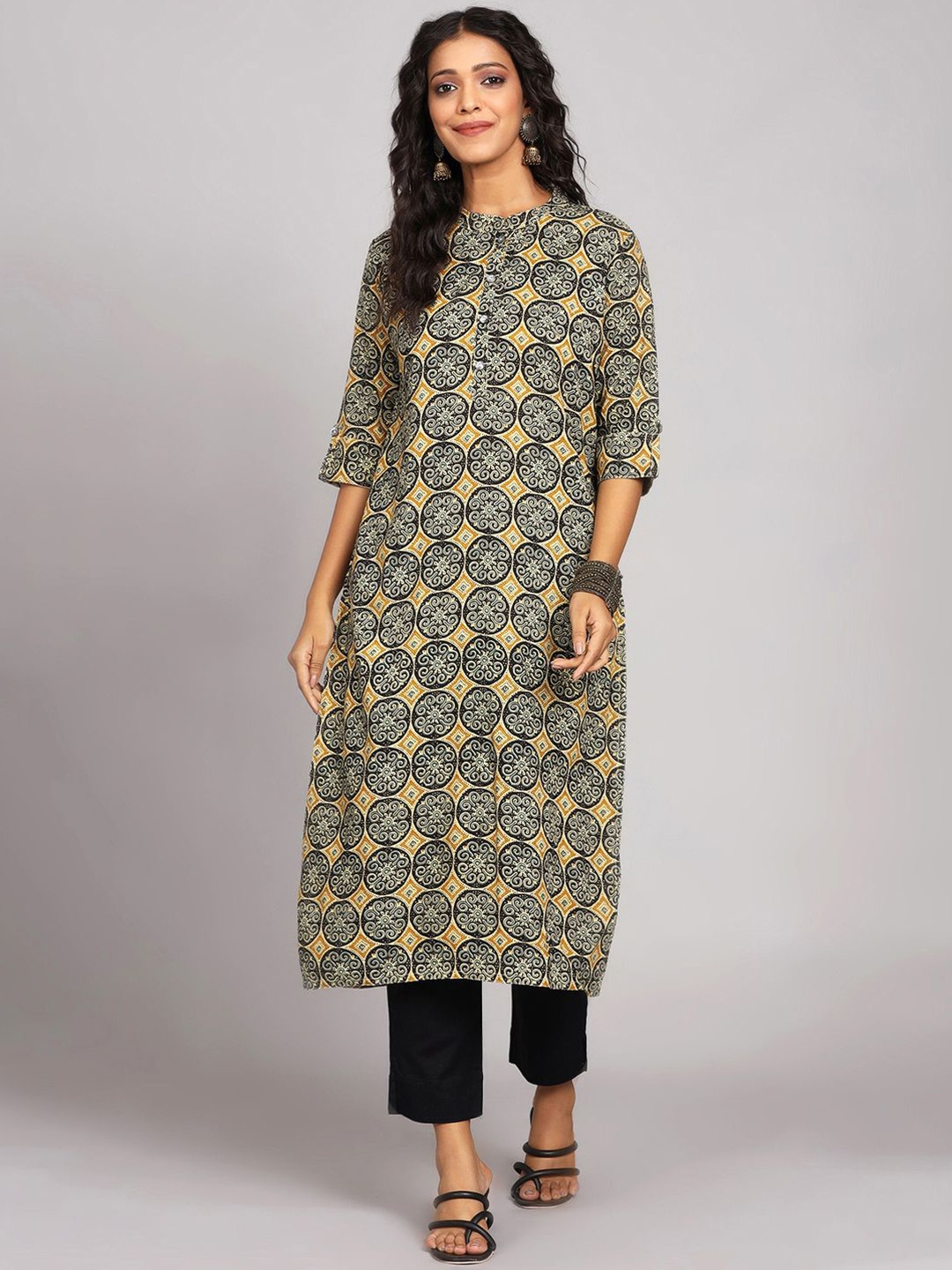 

Chandbaali Floral Printed Mandarin Collar Straight Kurta, Yellow