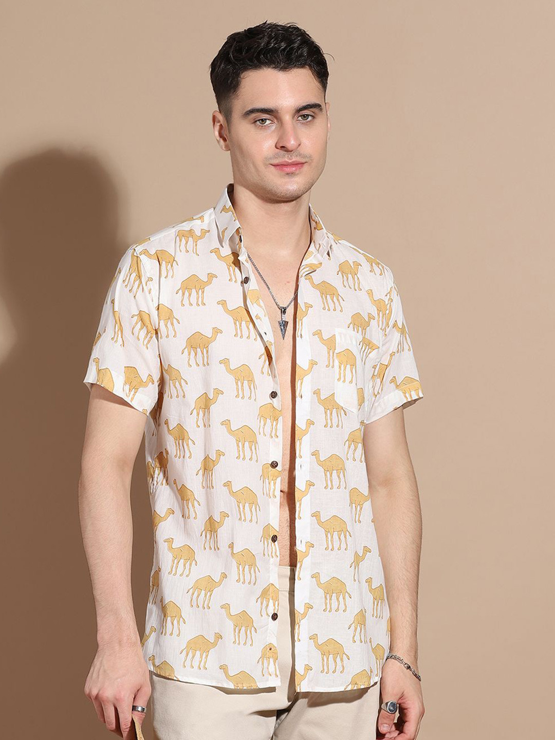 

Anouk Men Smart Cutaway Collar Animal Printed Cotton Casual Shirt, White