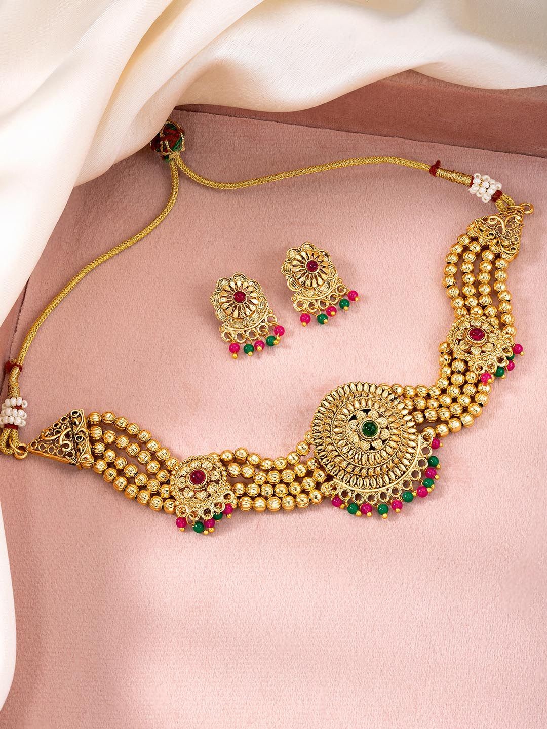 

Peora Gold-Plated Stones-Studded & Beaded Jewellery Set