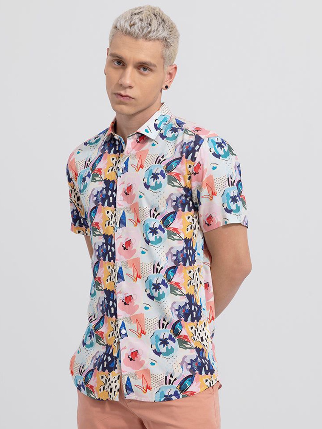 

Snitch Men New Spread Collar Floral Printed Slim Fit Casual Shirt, White