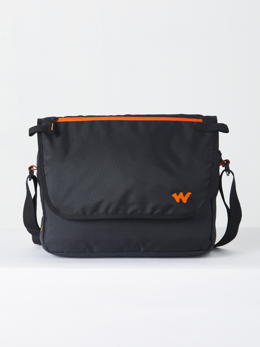 

Wildcraft Unisex Xplorer L Messenger Bag, Black