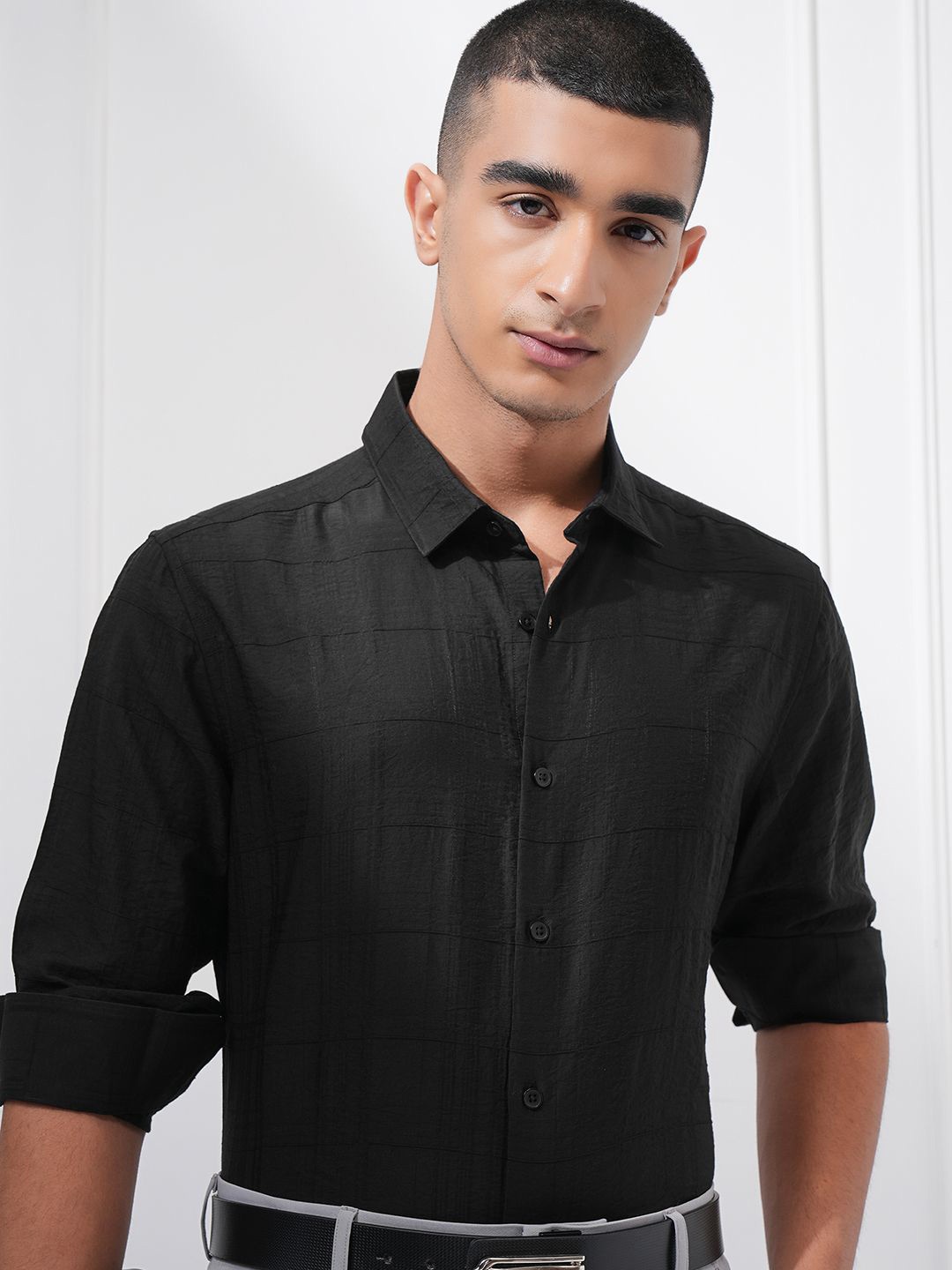 

Highlander Men Dobby Textured Solid Day Occasion Shirt, Black