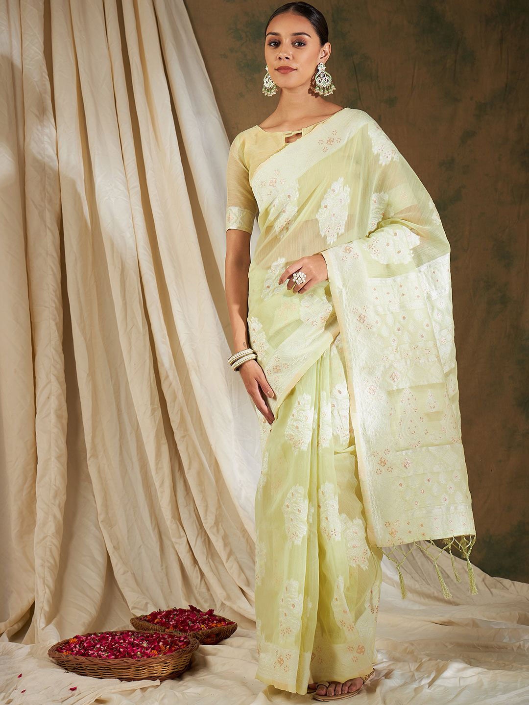 

Maroosh Woven Design Zari Saree, Lime green
