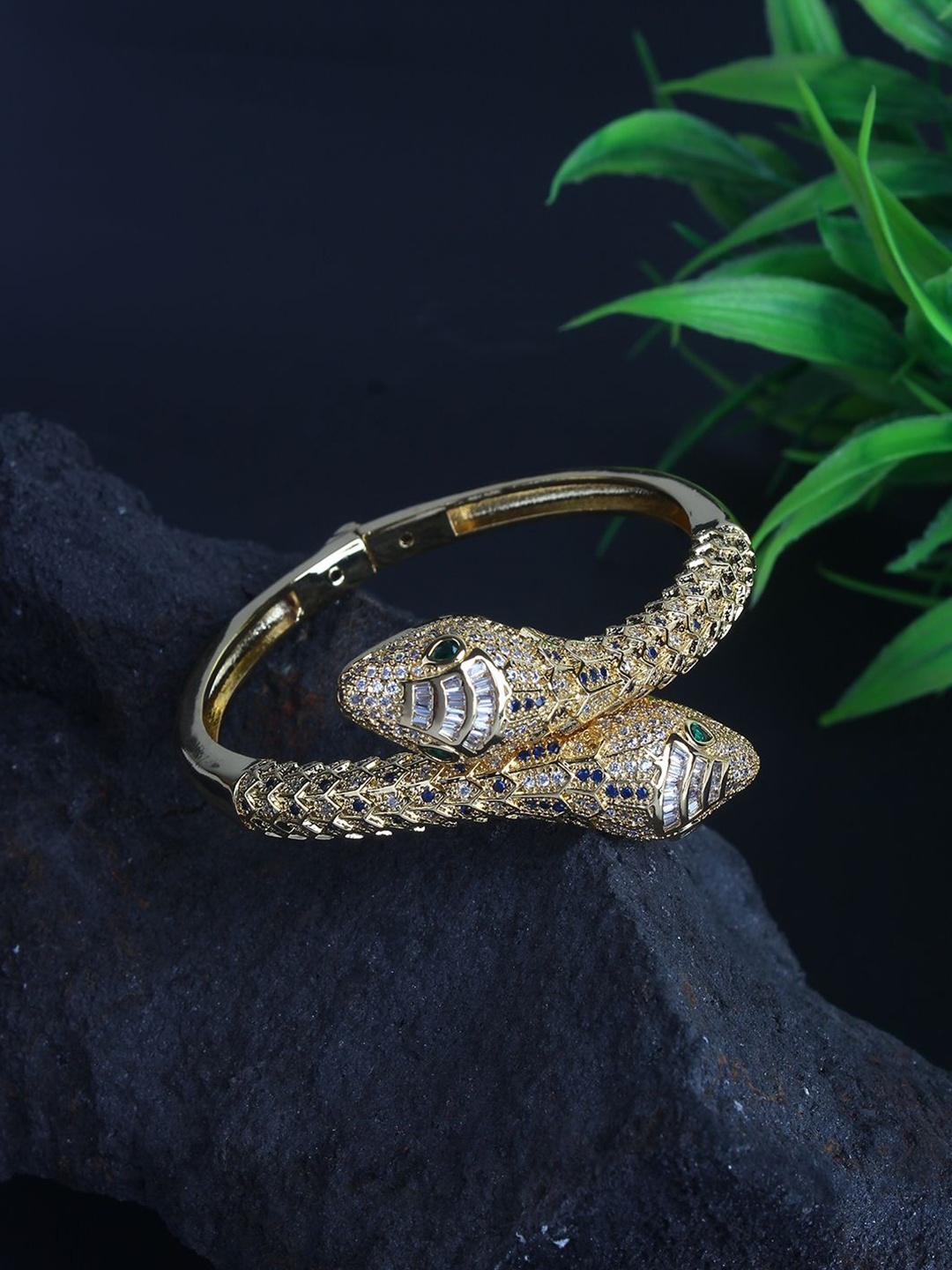 

KPOP Silver-Plated Cubic Zirconia Studded Bangle-Style Bracelet