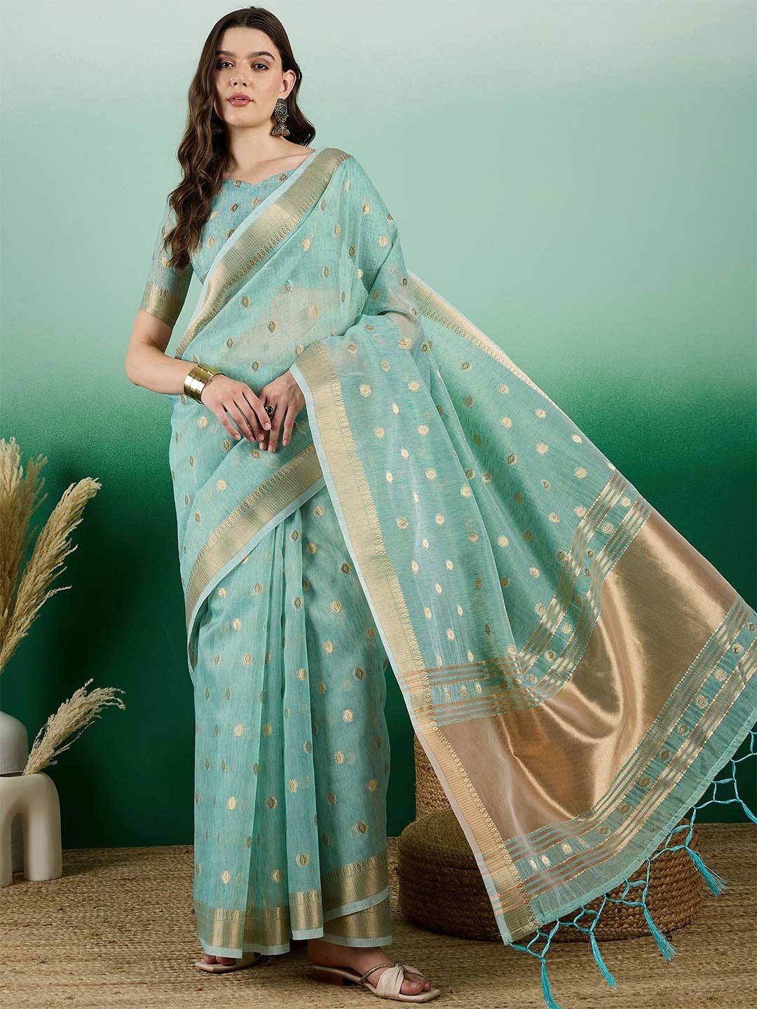 

Maroosh Woven Design Zari Organza Saree, Sea green