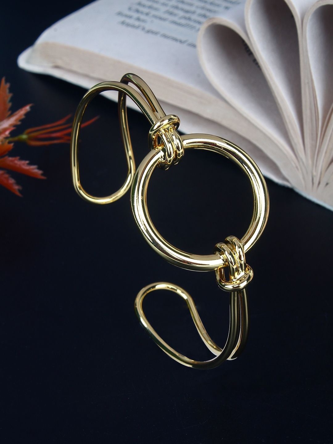 

KPOP Gold-Plated Bangle-Style Bracelet