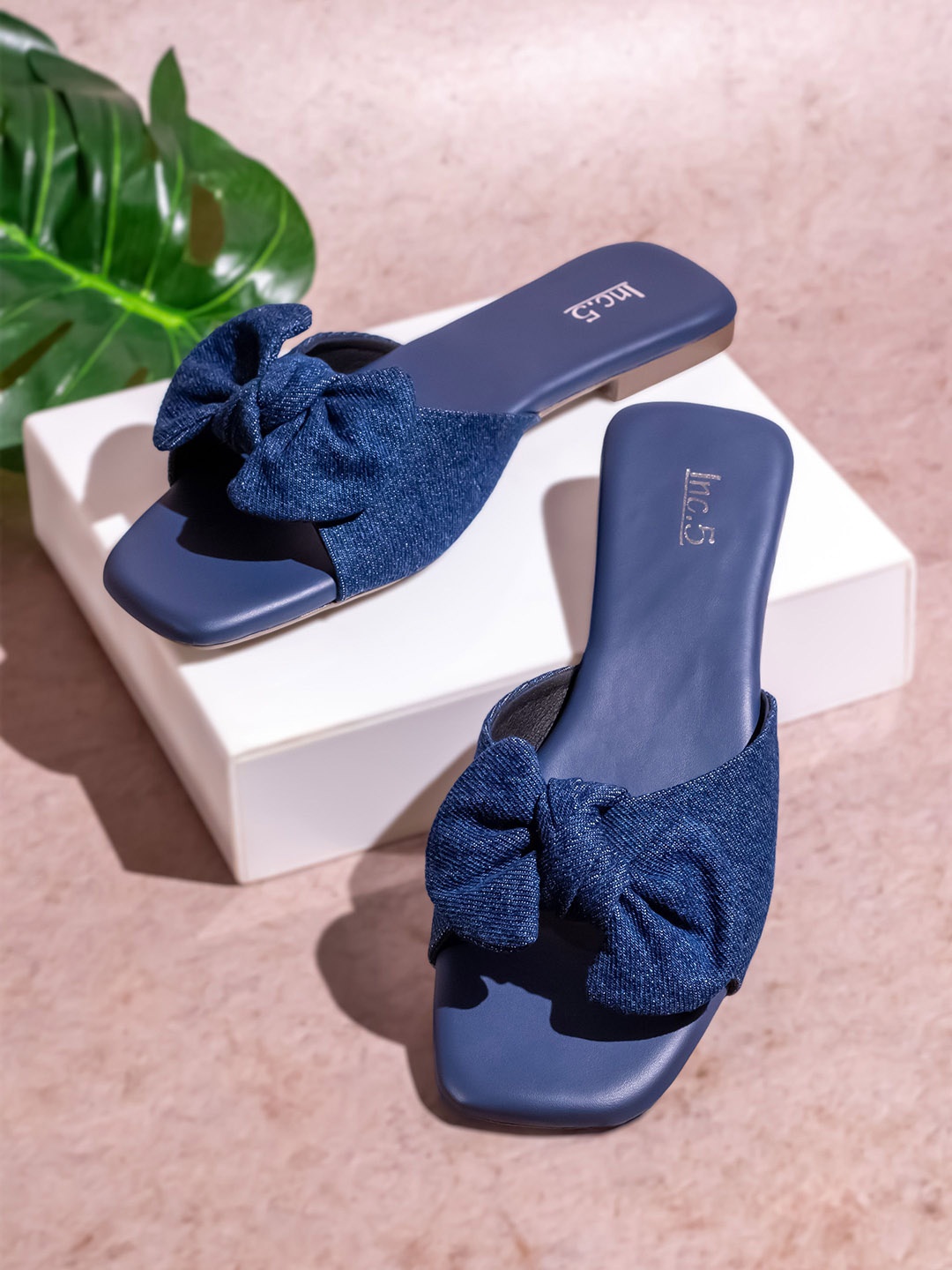 

Inc 5 Women Open Toe Flats with Bows, Blue