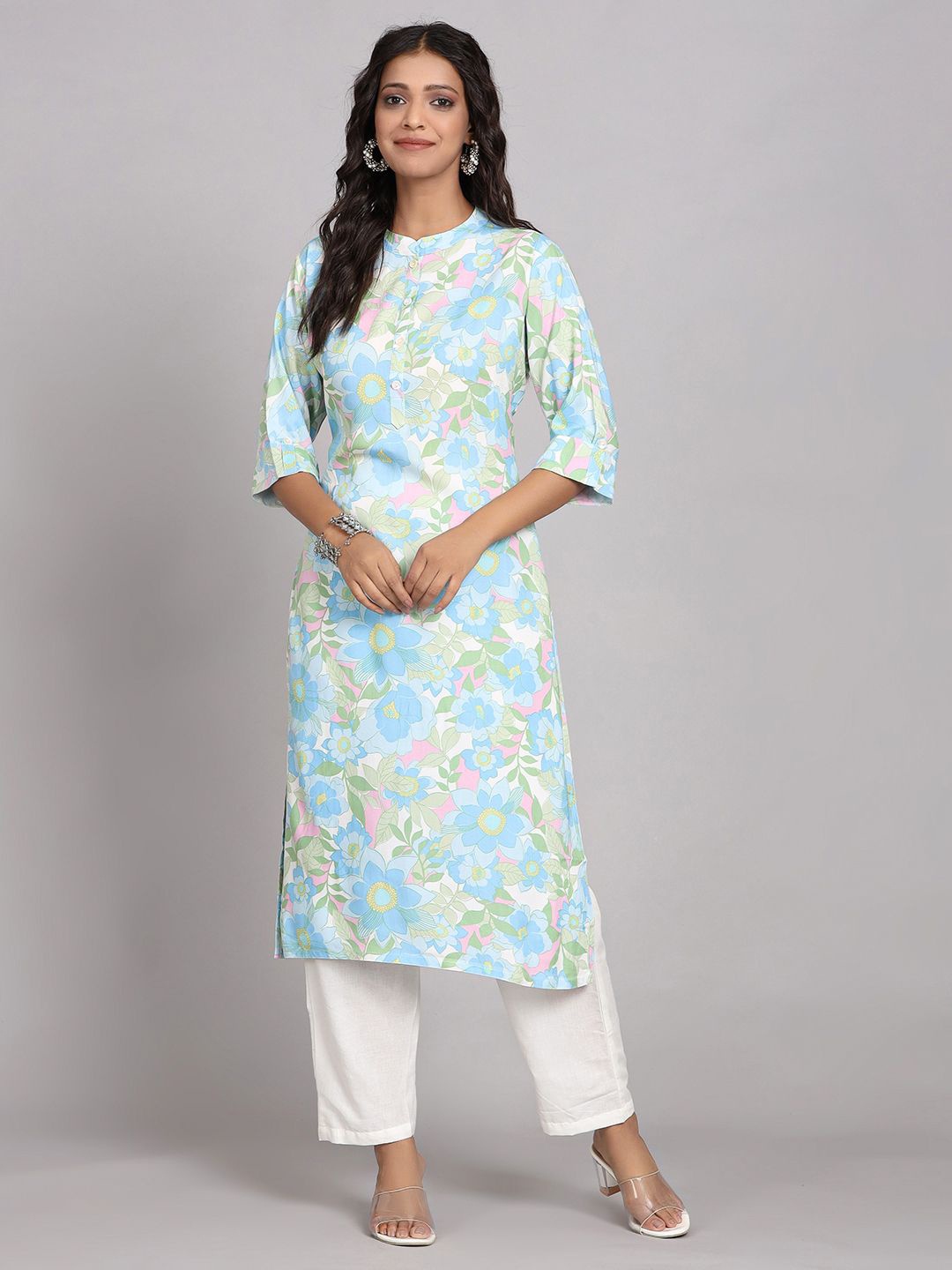 

Chandbaali Women Floral Printed Straight Kurta, Blue